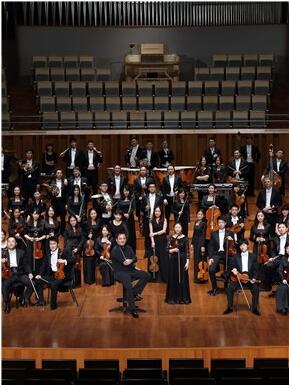 英雄气概：吕嘉与国家大剧院管弦乐团演绎贝多芬交响音乐会 